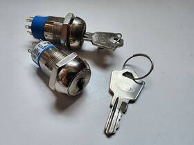 E158071 Jd For S Series Pat 8pin Key Switch 2- Lock Pack 2 Used