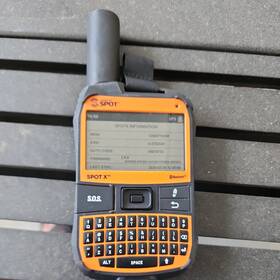 12543774355 Spot X With Bluetooth 2-way Gps Satellite Messenger Sos Lightly Used. Works