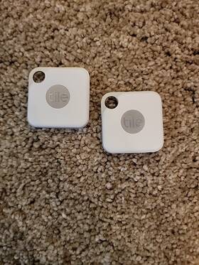 Tile 819039021159 2-pack Pro Replaceable Battery Bluetooth Tracker Finder White Tile 819039021159 2-pack Pro Replaceable Battery Bluetooth Tracker Finder White