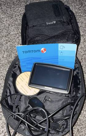 Tomtom 1439g03858 Automotive Gps 4.3 Inch Touch Screen With Car Charger Case Usb And Disc