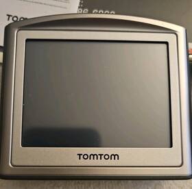 Tomtom Y73438d01841 One 3rd Edition Gps Mount 1gb Bundle With Chargers And Manuals