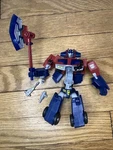 2007 Tomy Transformers Animated The Battle Begins Deluxe Autobot Optimus Prime. Fixed Price $39.99.